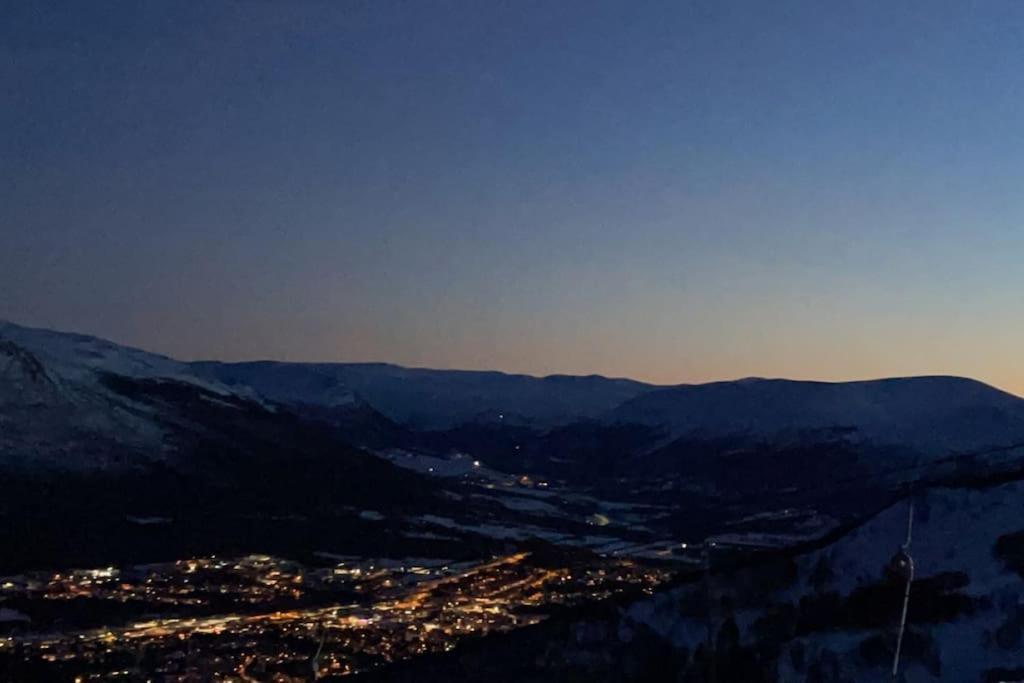 Koselig Leilighet , Med Parkering Og Ski In &Out. Lägenhet Oppdal Exteriör bild